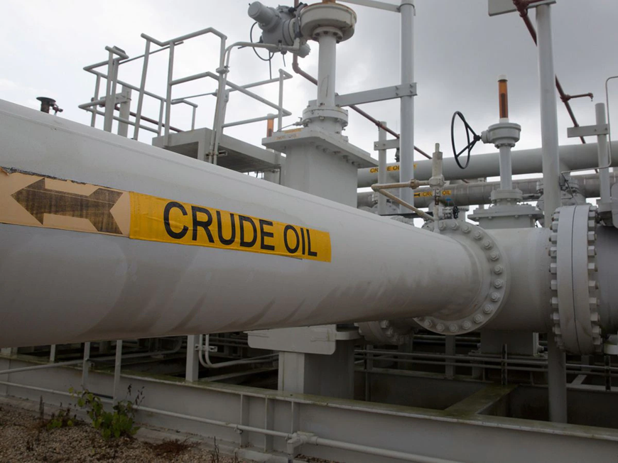 Các ống và van dầu thô tại Kho dự trữ dầu chiến lược ở Freeport, bang Texas, Mỹ. (Ảnh: Reuters)
