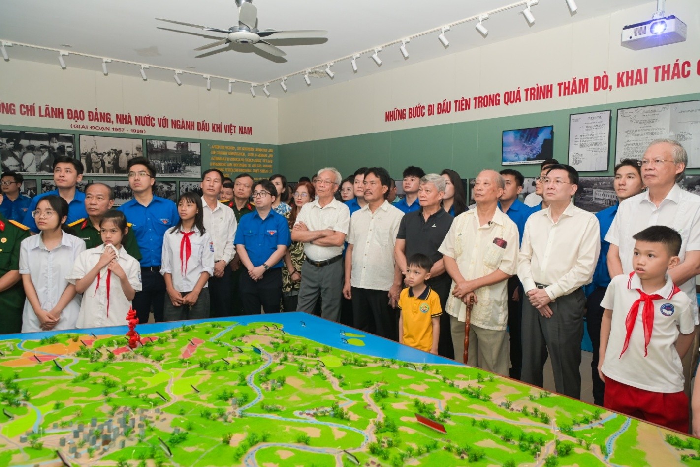  “Ngọn lửa” được các thế hệ đi trước trao truyền đang tiếp tục được gìn giữ và thắp sáng bởi những người Petrovietnam hôm nay.