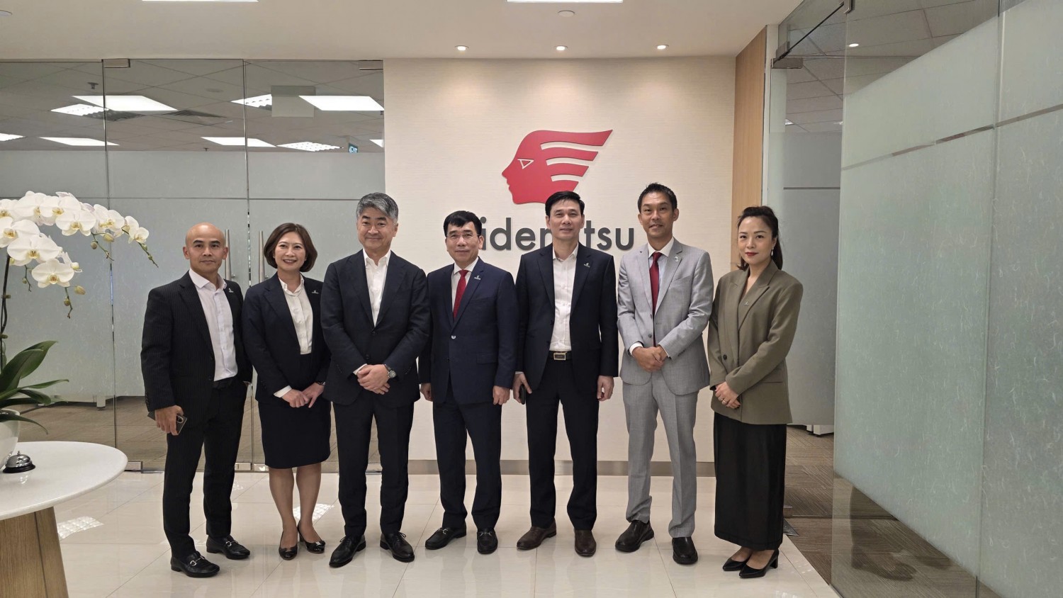 PETROVIETNAM thăm và làm việc tại Idemitsu International (Asia)