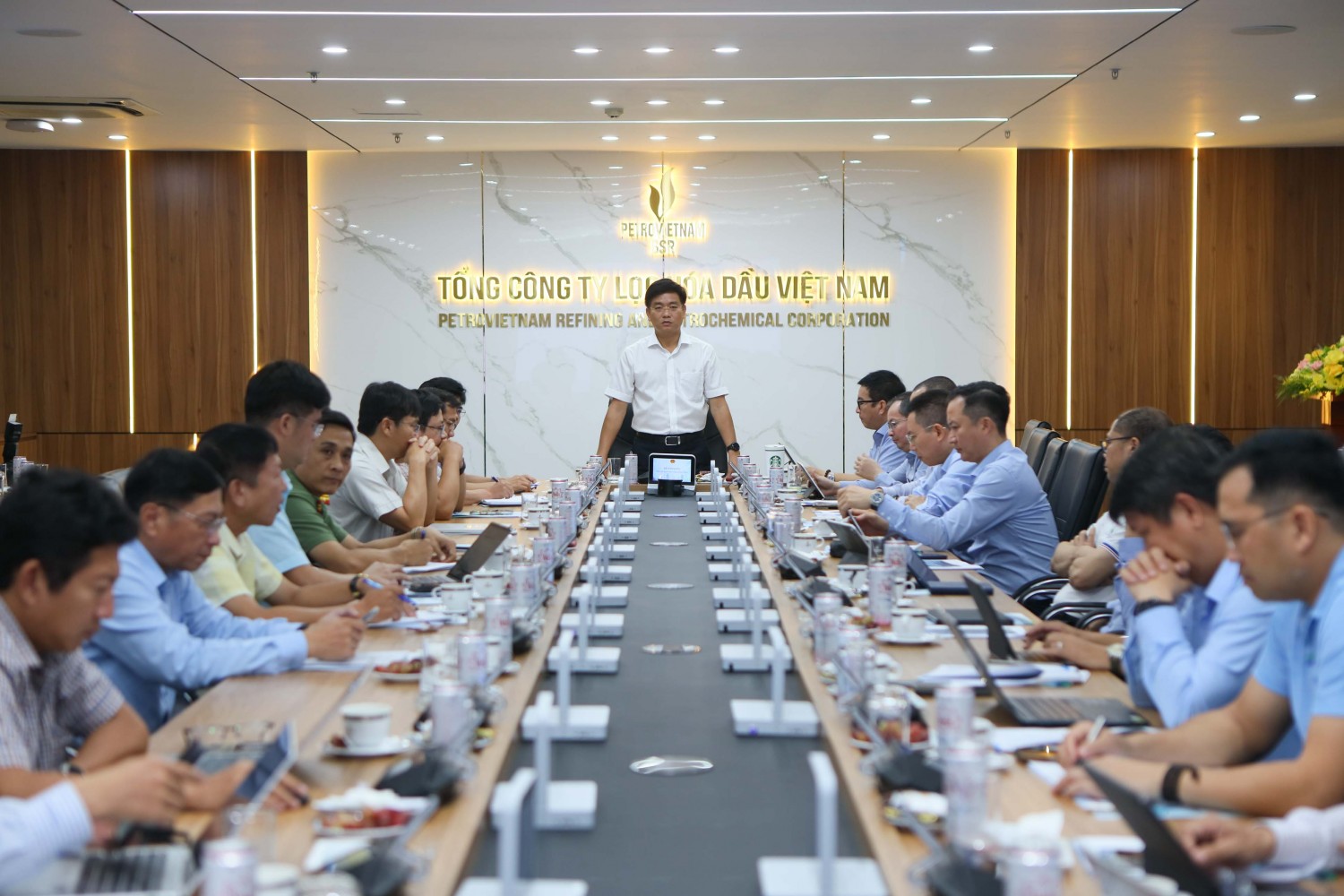Phó Chủ tịch UBND tỉnh Quảng Ngãi Đỗ Tâm Hiển chỉ đạo các sở, ban, ngành địa phương thực hiện các nhiệm vụ cụ thể và rõ thời hạn để tháo gỡ từng khó khăn, vướng mắc cho BSR.