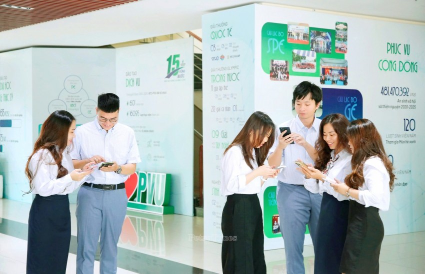 CBCNV PVU hào hứng tham gia thi 