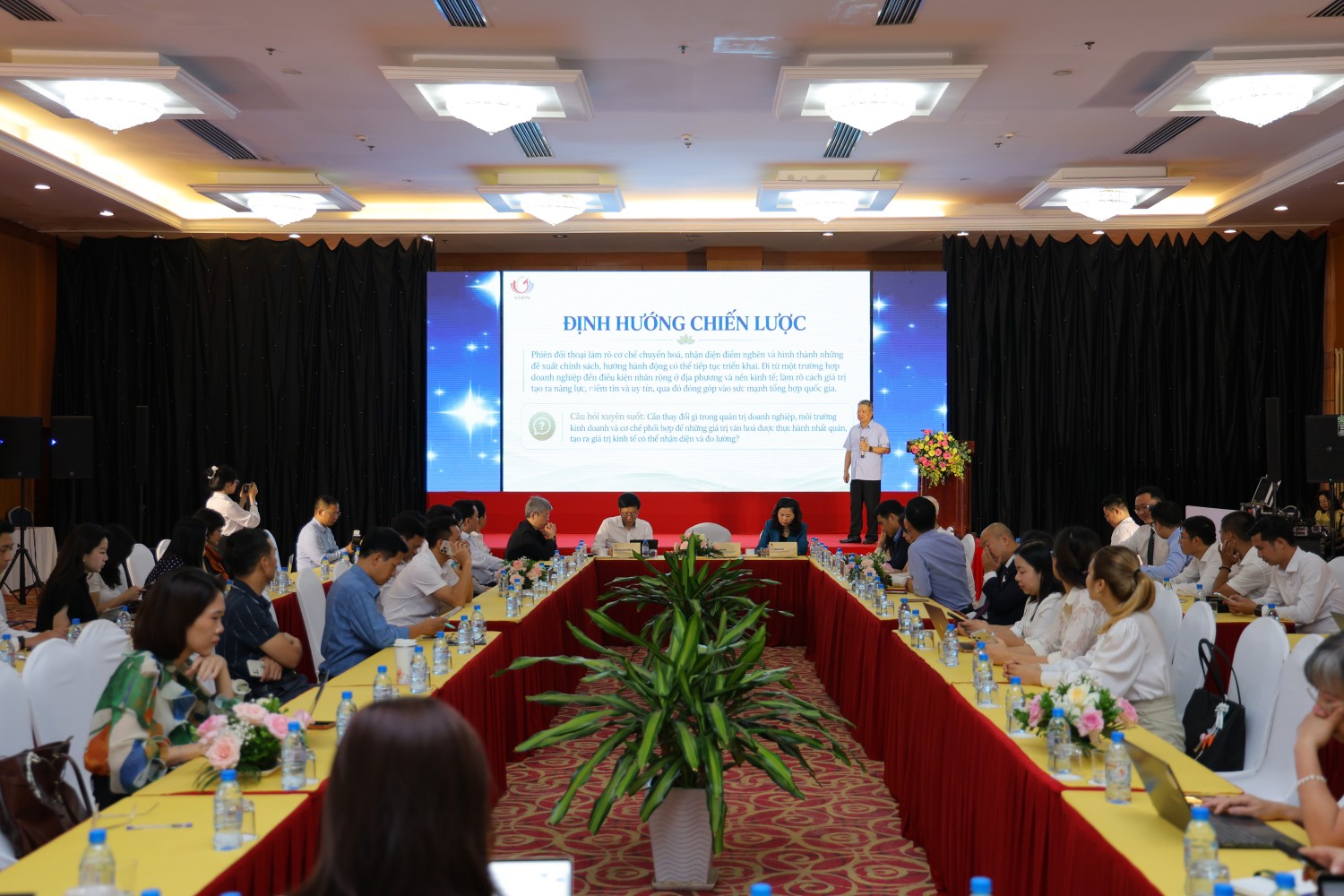 Toàn cảnh buổi gặp mặt báo chí.