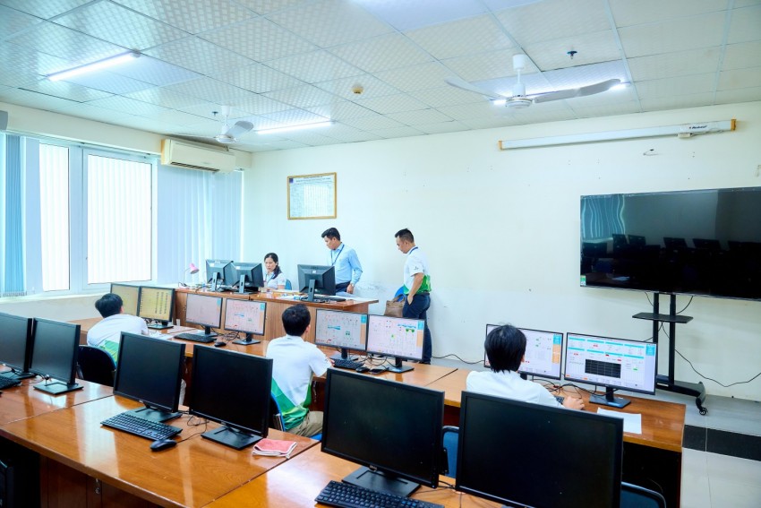 Thí sinh thi nghề Vận hành nhà máy điện than.