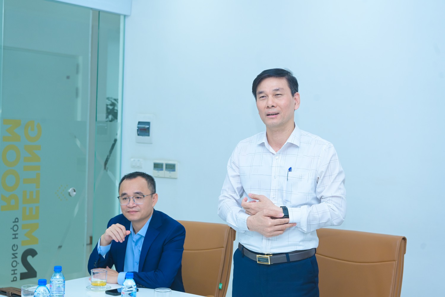 Giám đốc PVNDB Nguyễn Duyên Cường gửi lời chúc toàn thể nữ cán bộ, nhân viên luôn mạnh khỏe, hạnh phúc, giữ tinh thần tích cực và phát huy năng lực trong công việc cũng như cuộc sống.
