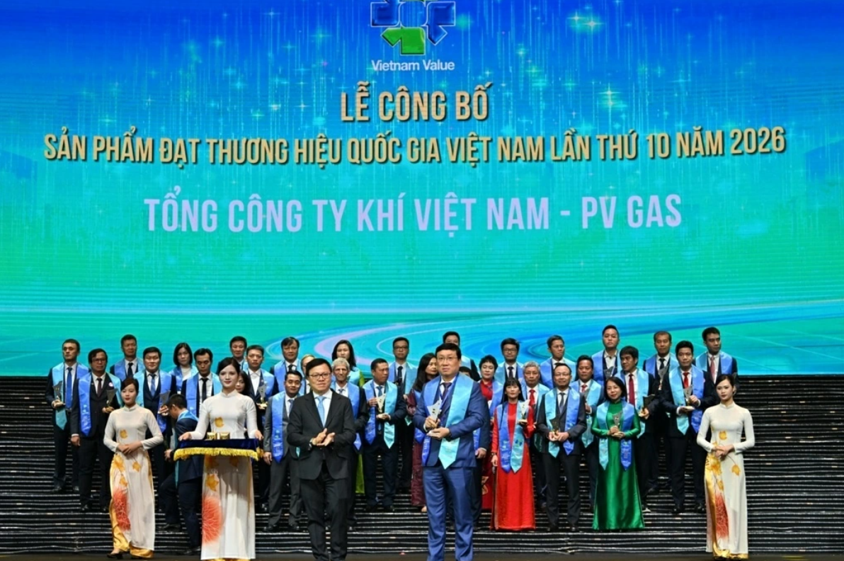 Mr. Nguyen Cong Luan, Deputy General Director of Vietnam Gas Corporation (PV GAS), represented the company in receiving the honor at the event.
