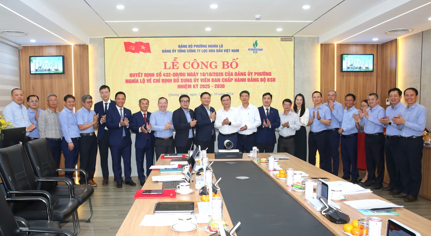 Đảng ủy phường Nghĩa Lộ và các thành viên BCH Đảng bộ BSR chúc mừng các tân Ủy viên BCH Đảng bộ BSR.