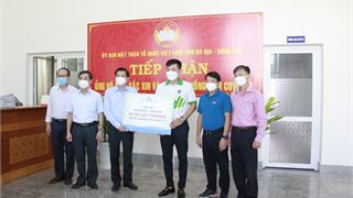 Tỉnh Bà Rịa - Vũng Tàu tiếp nhận 3 xe cứu thương phục vụ công tác phòng, chống dịch COVID-19 do Petrovietnam trao tặng