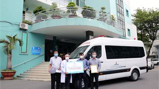 Petrovietnam trao tặng xe cứu thương cho Bệnh viện Nguyễn Tri Phương