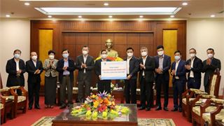 Tổng giám đốc Petrovietnam Lê Mạnh Hùng làm việc với lãnh đạo tỉnh Hòa Bình