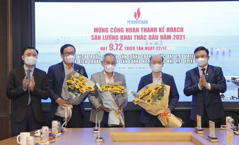 Petrovietnam – Fulfilling oil and gas production target 39 days ahead of schedule”