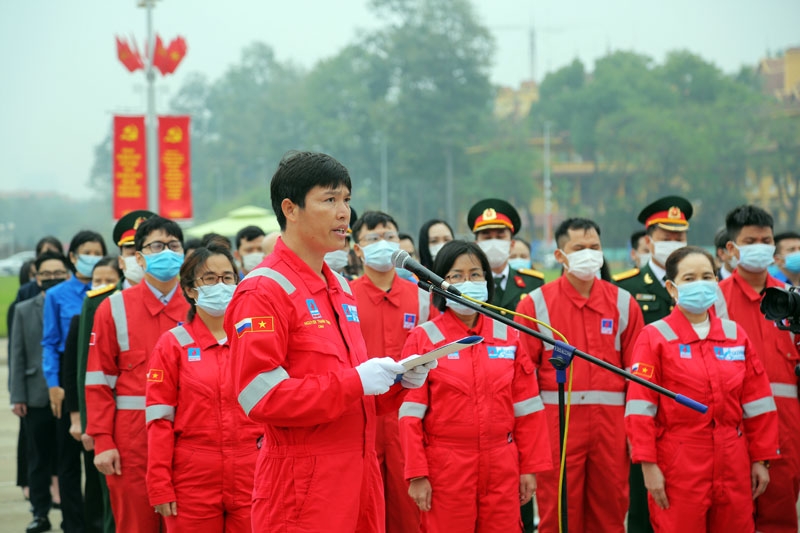 Giàn trưởng Nguyễn Thanh Tĩnh nhận Bằng khen của Thủ tướng”