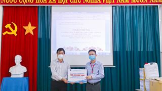 KVT tiếp tục trao 100 triệu đồng ủng hộ Vũng Tàu phòng chống dịch Covid-19