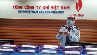 Công đoàn CQĐH PV GAS hỗ trợ thực phẩm cho Bệnh viện Dã chiến số 10