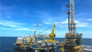 Giàn khoan nước sâu PV DRILLING V ra biển lớn