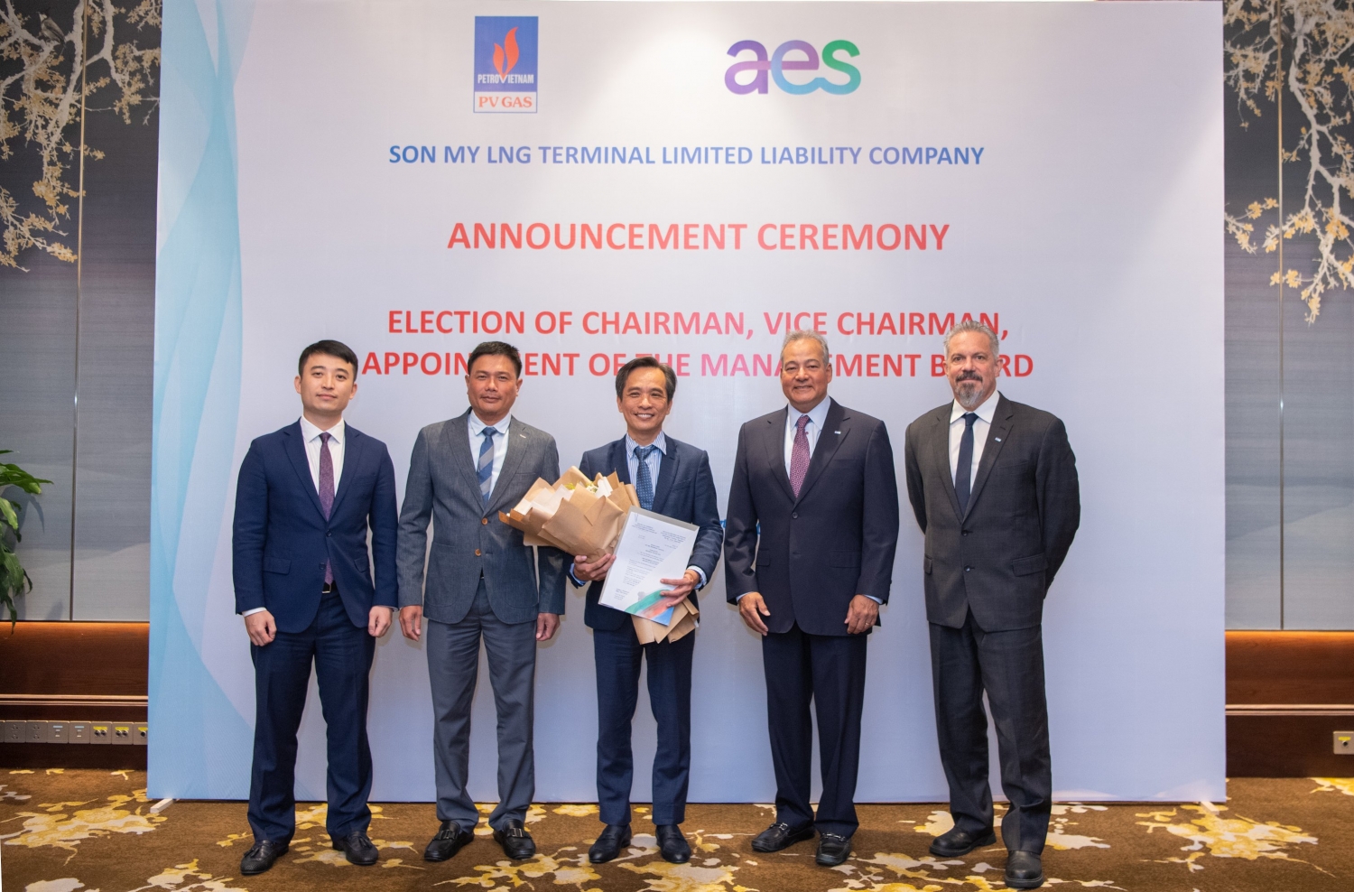 PV GAS và Tập đoàn AES công bố các quyết định nhân sự Công ty TNHH Kho cảng LNG Sơn Mỹ”