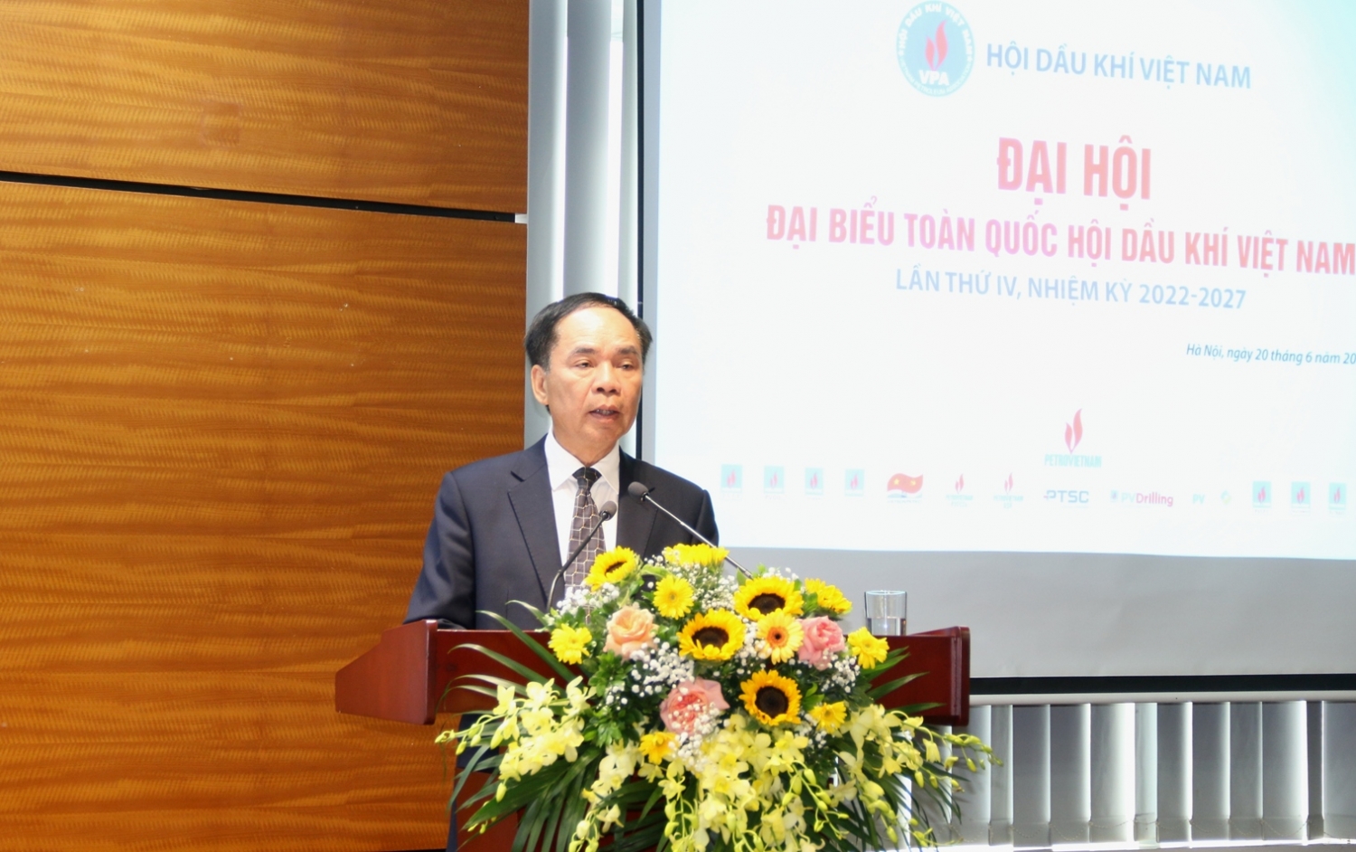 Đại hội Đại biểu toàn quốc Hội Dầu khí Việt Nam lần thứ IV, nhiệm kỳ 2022-2027 thành công tốt đẹp Đại hội Đại biểu toàn quốc Hội Dầu khí Việt Nam lần thứ IV, nhiệm kỳ 2022-2027 thành công tốt đẹp