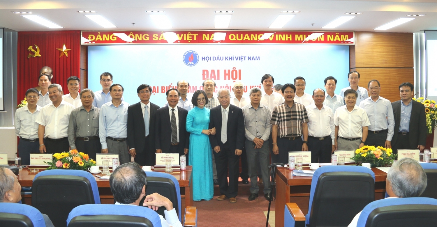 Đại hội Đại biểu toàn quốc Hội Dầu khí Việt Nam lần thứ IV, nhiệm kỳ 2022-2027 thành công tốt đẹp Đại hội Đại biểu toàn quốc Hội Dầu khí Việt Nam lần thứ IV, nhiệm kỳ 2022-2027 thành công tốt đẹp