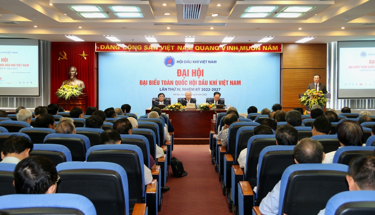 Đại hội Đại biểu toàn quốc Hội Dầu khí Việt Nam lần thứ IV, nhiệm kỳ 2022-2027 thành công tốt đẹp Đại hội Đại biểu toàn quốc Hội Dầu khí Việt Nam lần thứ IV, nhiệm kỳ 2022-2027 thành công tốt đẹp