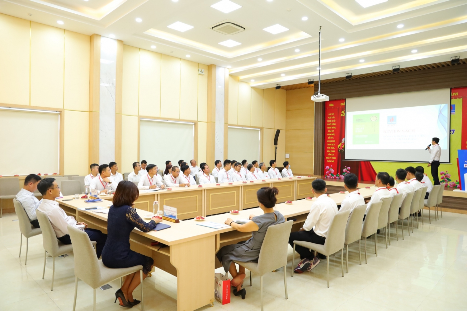 Toàn cảnh buổi làm việc Toàn cảnh buổi làm việc