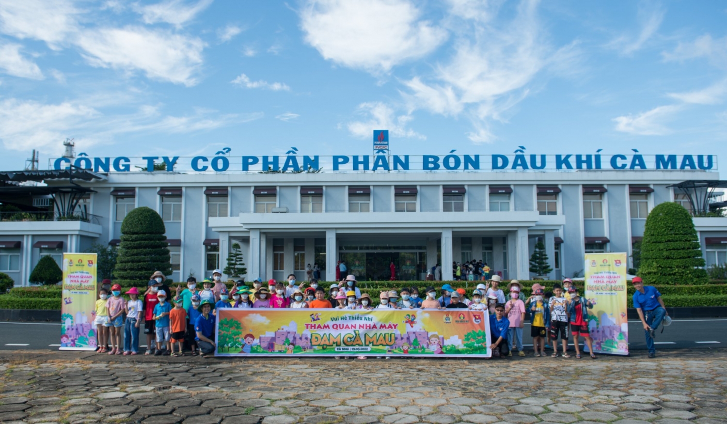 PVCFC tổ chức chương trình tham quan Nhà máy Đạm Cà Mau cho con em cán bộ nhân viên PVCFC tổ chức chương trình tham quan Nhà máy Đạm Cà Mau cho con em cán bộ nhân viên