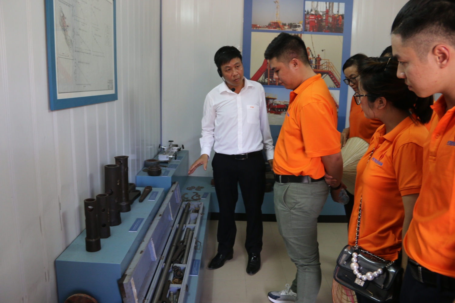 Đoàn Thanh niên Tập đoàn về thăm 'Giếng tổ' của ngành Dầu khí