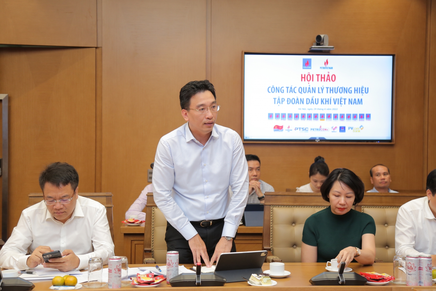 Cần xây dựng, quản lý và sử dụng bộ nhận diện thương hiệu Petrovietnam thống nhất trong toàn Tập đoàn Cần xây dựng, quản lý và sử dụng bộ nhận diện thương hiệu Petrovietnam đồng bộ, nhất quán trong toàn Tập đoàn