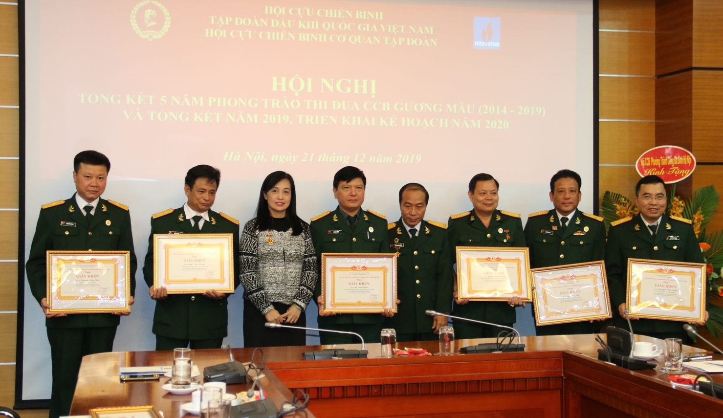 Phát huy bản chất, truyền thống “Bộ đội Cụ Hồ” xây dựng Hội trong sạch vững mạnh, hoàn thành xuất sắc nhiệm vụ trong giai đoạn mới Phát huy bản chất, truyền thống “Bộ đội Cụ Hồ” xây dựng Hội trong sạch vững mạnh, hoàn thành xuất sắc nhiệm vụ trong giai đoạn mới