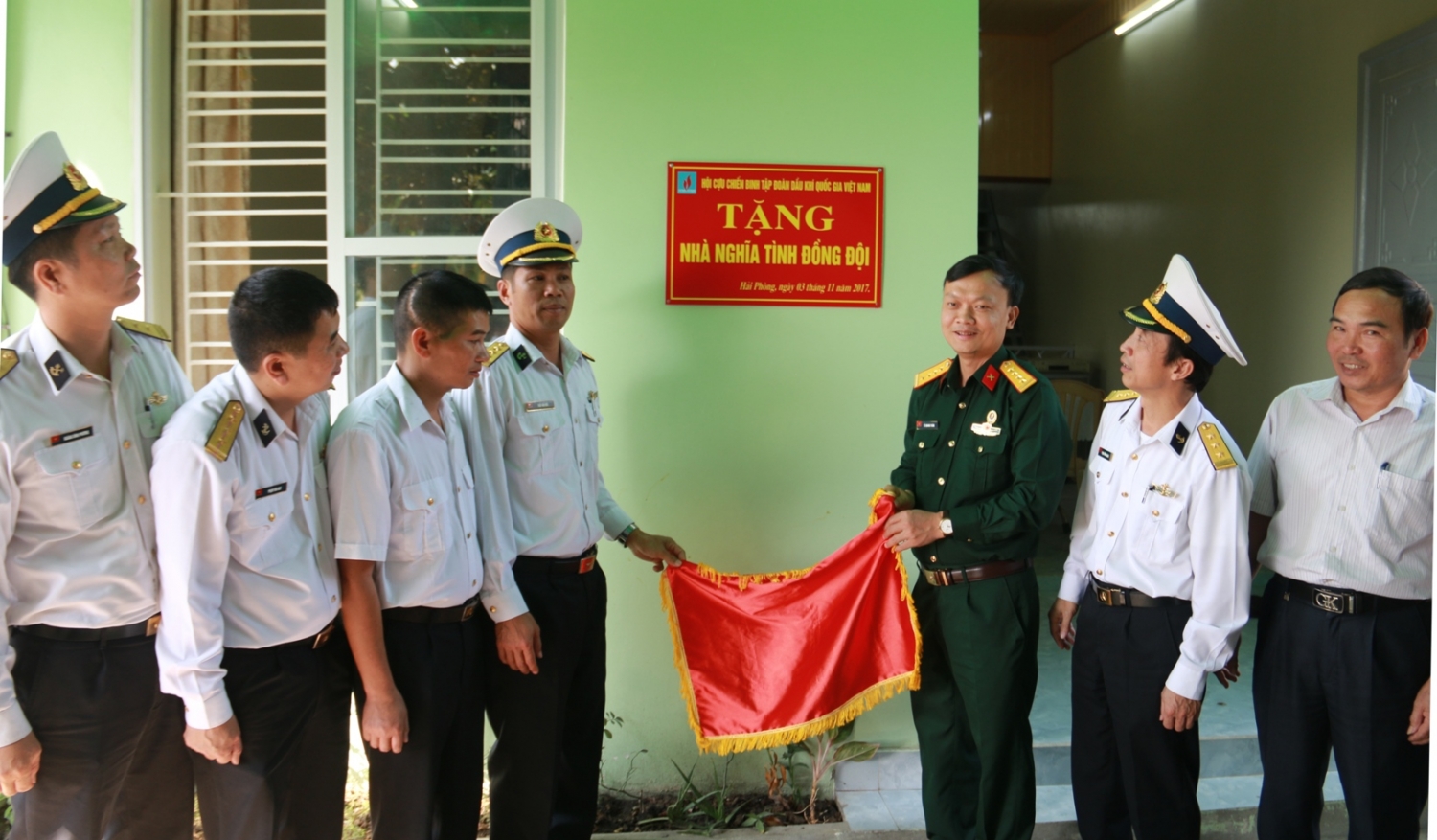 Phát huy bản chất, truyền thống “Bộ đội Cụ Hồ” xây dựng Hội trong sạch vững mạnh, hoàn thành xuất sắc nhiệm vụ trong giai đoạn mới Phát huy bản chất, truyền thống “Bộ đội Cụ Hồ” xây dựng Hội trong sạch vững mạnh, hoàn thành xuất sắc nhiệm vụ trong giai đoạn mới