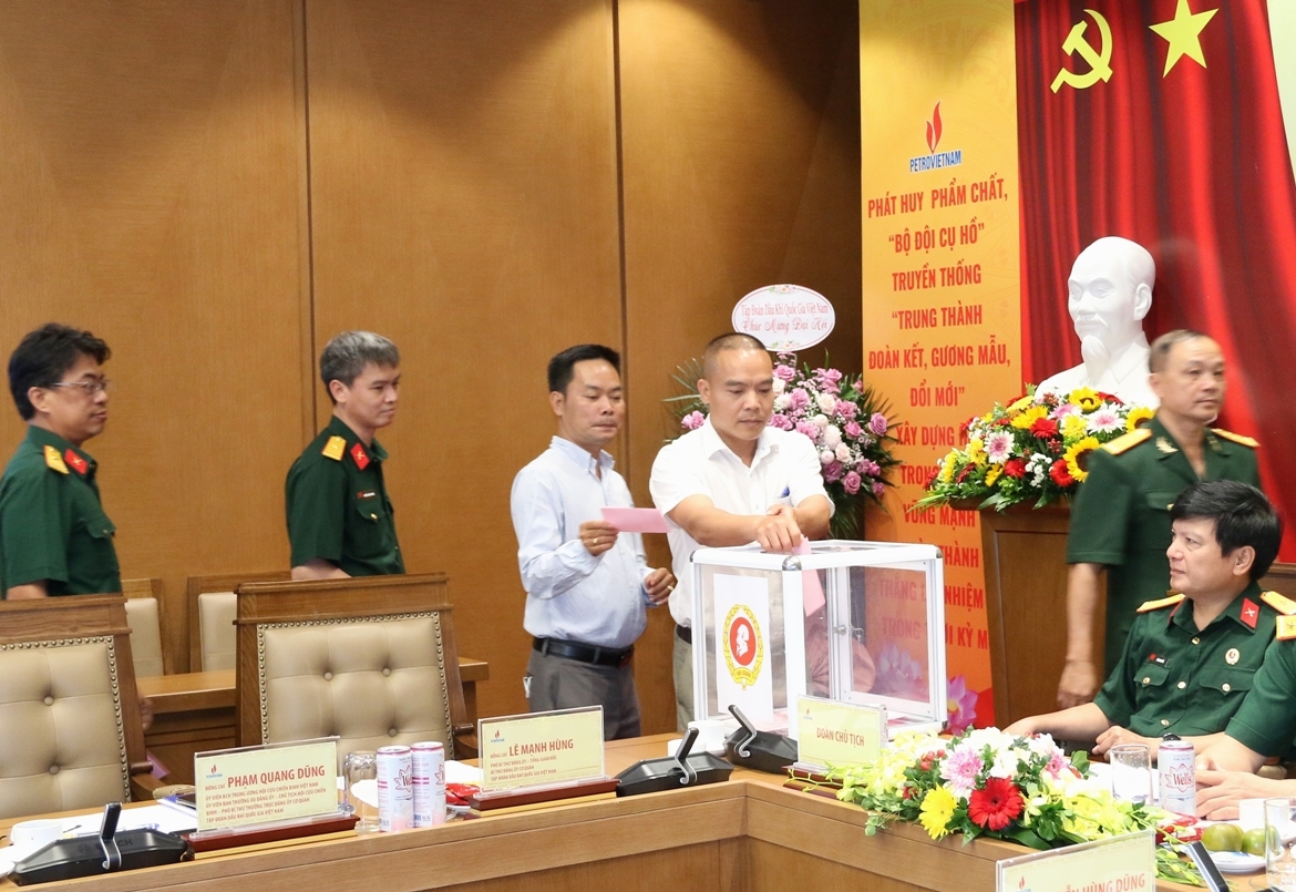 Đại hội đại biểu Hội CCB Cơ quan Tập đoàn lần III, nhiệm kỳ 2022-2027 thành công tốt đẹp Đại hội đại biểu Hội CCB Cơ quan Tập đoàn lần III, nhiệm kỳ 2022-2027 thành công tốt đẹp
