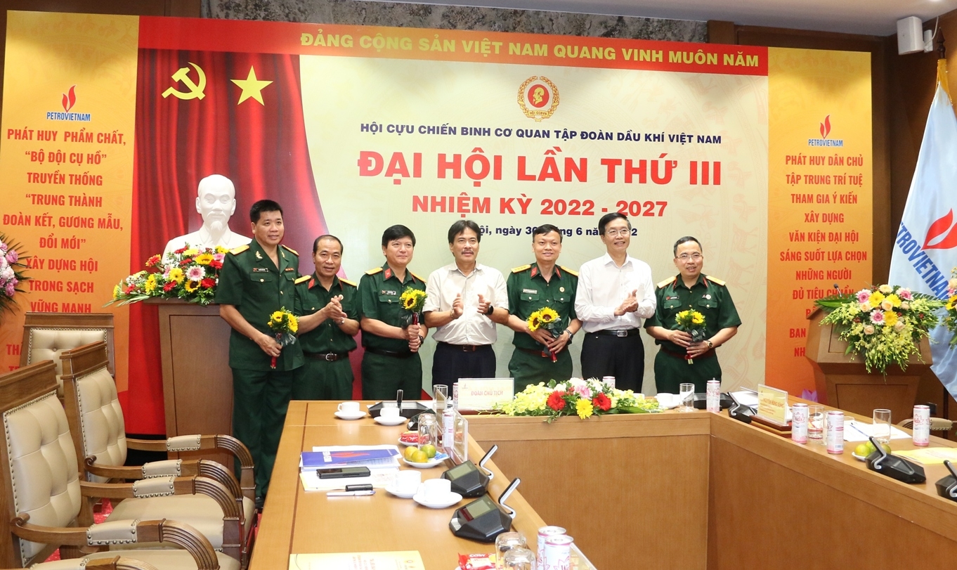 Đại hội đại biểu Hội CCB Cơ quan Tập đoàn lần III, nhiệm kỳ 2022-2027 thành công tốt đẹp Đại hội đại biểu Hội CCB Cơ quan Tập đoàn lần III, nhiệm kỳ 2022-2027 thành công tốt đẹp