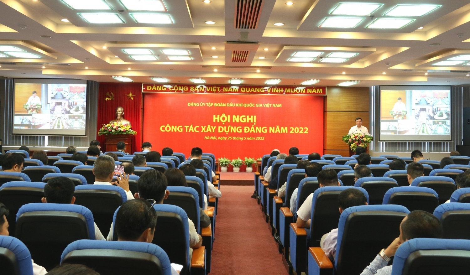 Petrovietnam triển khai đợt sinh hoạt chuyên đề “Tự soi - Tự sửa”: Hiệu quả, thực chất Petrovietnam triển khai đợt sinh hoạt chuyên đề “Tự soi - Tự sửa”: Hiệu quả, thực chất