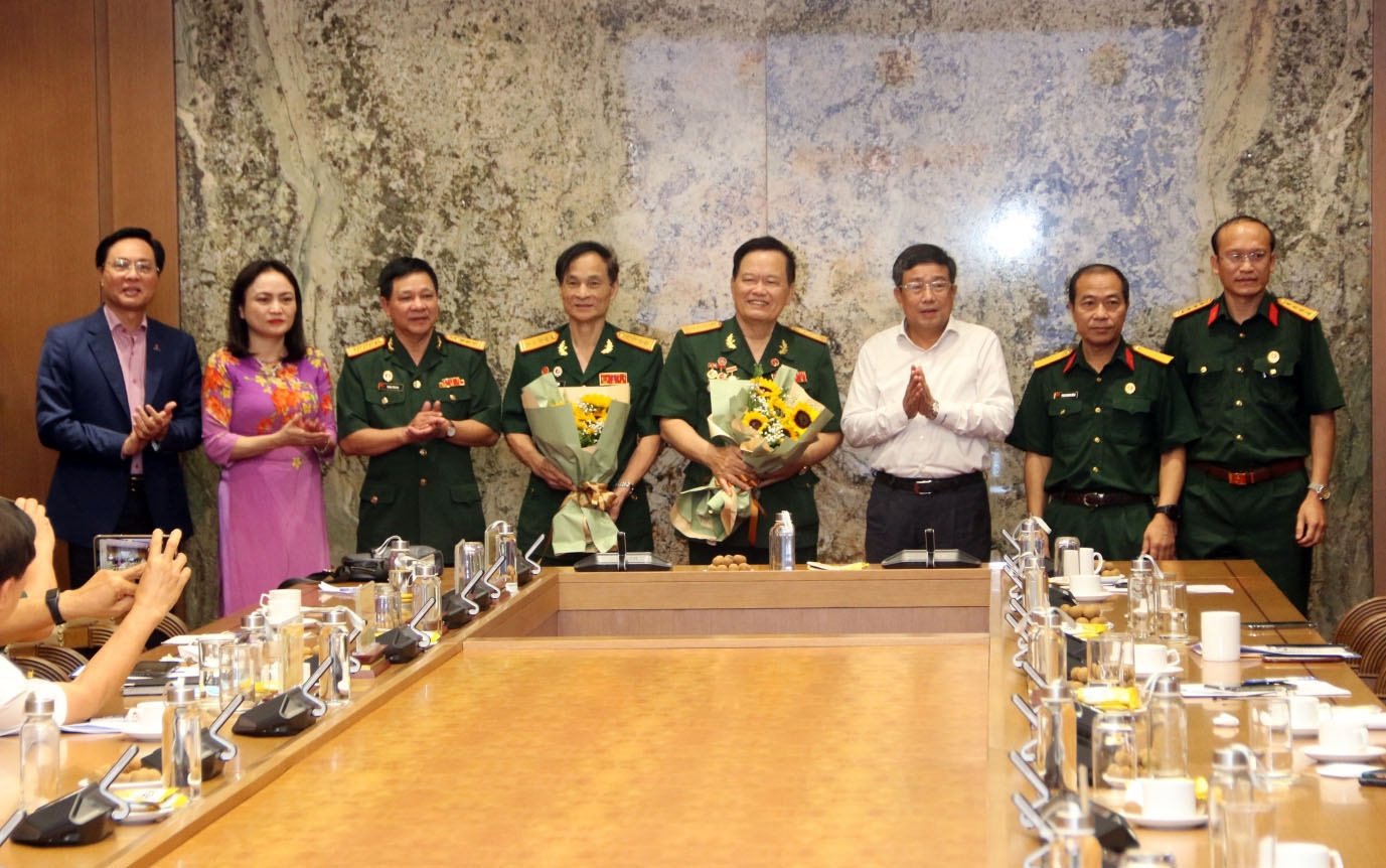 'Ân tình tháng 7, tiếp nối truyền thống, tự hào khát vọng vươn lên' 'Ân tình tháng 7, tiếp nối truyền thống, tự hào khát vọng vươn lên'