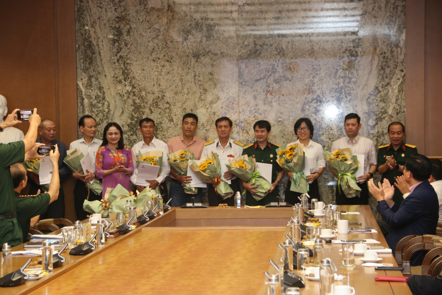 'Ân tình tháng 7, tiếp nối truyền thống, tự hào khát vọng vươn lên' 'Ân tình tháng 7, tiếp nối truyền thống, tự hào khát vọng vươn lên'