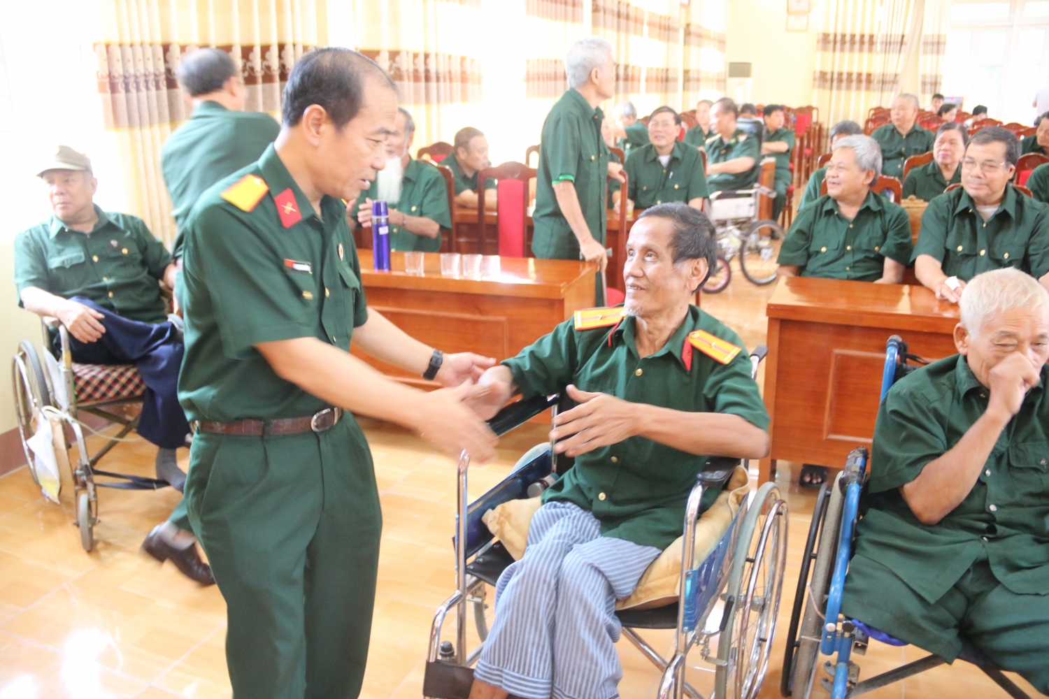 Hội CCB Tập đoàn thăm, tặng quà thương bệnh binh và hỗ trợ xây nhà nghĩa tình đồng đội tại tỉnh Phú Thọ Hội CCB Tập đoàn thăm, tặng quà thương bệnh binh và hỗ trợ xây nhà nghĩa tình đồng đội tại tỉnh Phú Thọ