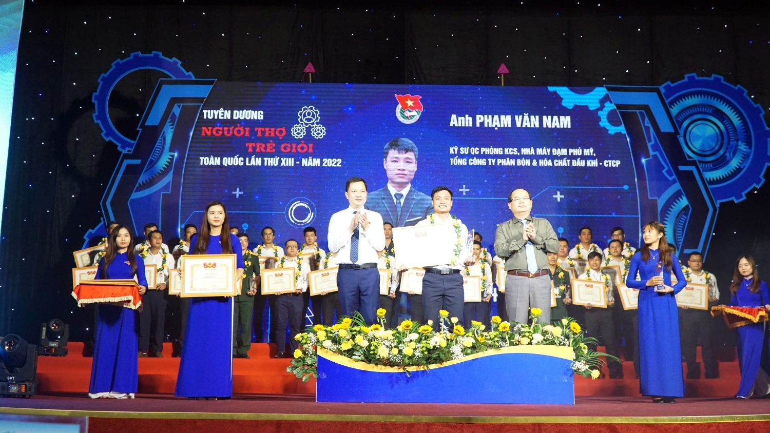 Kỹ sư Phạm Văn Nam được tuyên dương giải thưởng Kỹ sư Phạm Văn Nam: Học để phục vụ cho thực tiễn!