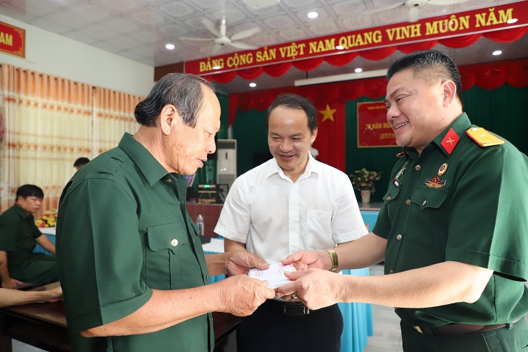 Vietsovpetro tổ chức chuỗi hoạt động tri ân ngày Thương binh liệt sĩ 27/7 Vietsovpetro tổ chức chuỗi hoạt động tri ân Ngày Thương binh - Liệt sĩ 27/7