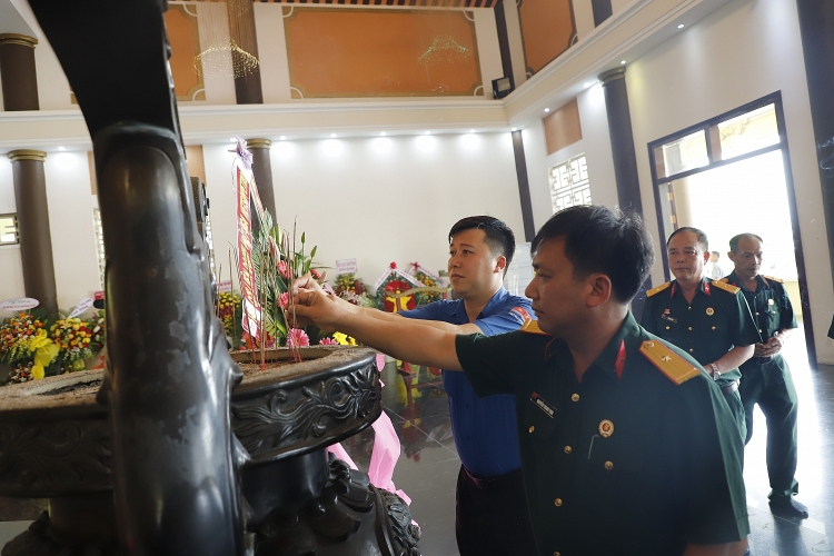 Vietsovpetro tổ chức chuỗi hoạt động tri ân ngày Thương binh liệt sĩ 27/7 Vietsovpetro tổ chức chuỗi hoạt động tri ân Ngày Thương binh - Liệt sĩ 27/7