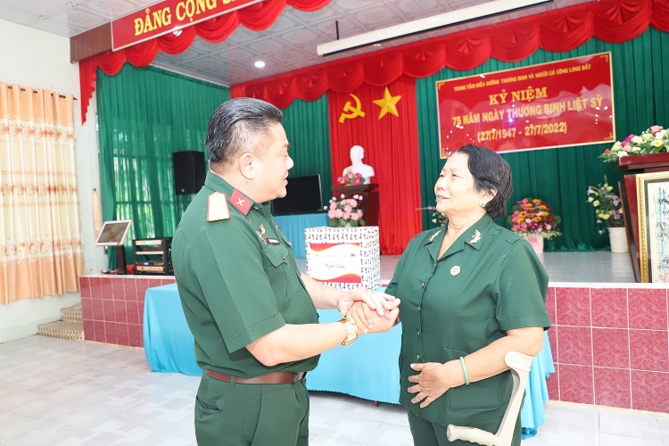 Vietsovpetro tổ chức chuỗi hoạt động tri ân ngày Thương binh liệt sĩ 27/7 Vietsovpetro tổ chức chuỗi hoạt động tri ân Ngày Thương binh - Liệt sĩ 27/7