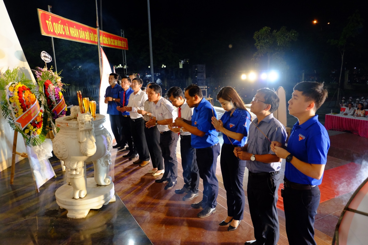 Tuổi trẻ BSR tham gia thắp nến tri ân các anh hùng, liệt sĩ Tuổi trẻ BSR tham gia thắp nến tri ân các anh hùng, liệt sĩ