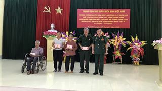 Hội CCB Việt Nam và Hội CCB Tập đoàn tặng quà đối tượng chính sách và khánh thành nhà nghĩa tình đồng đội tại tỉnh Tuyên Quang
