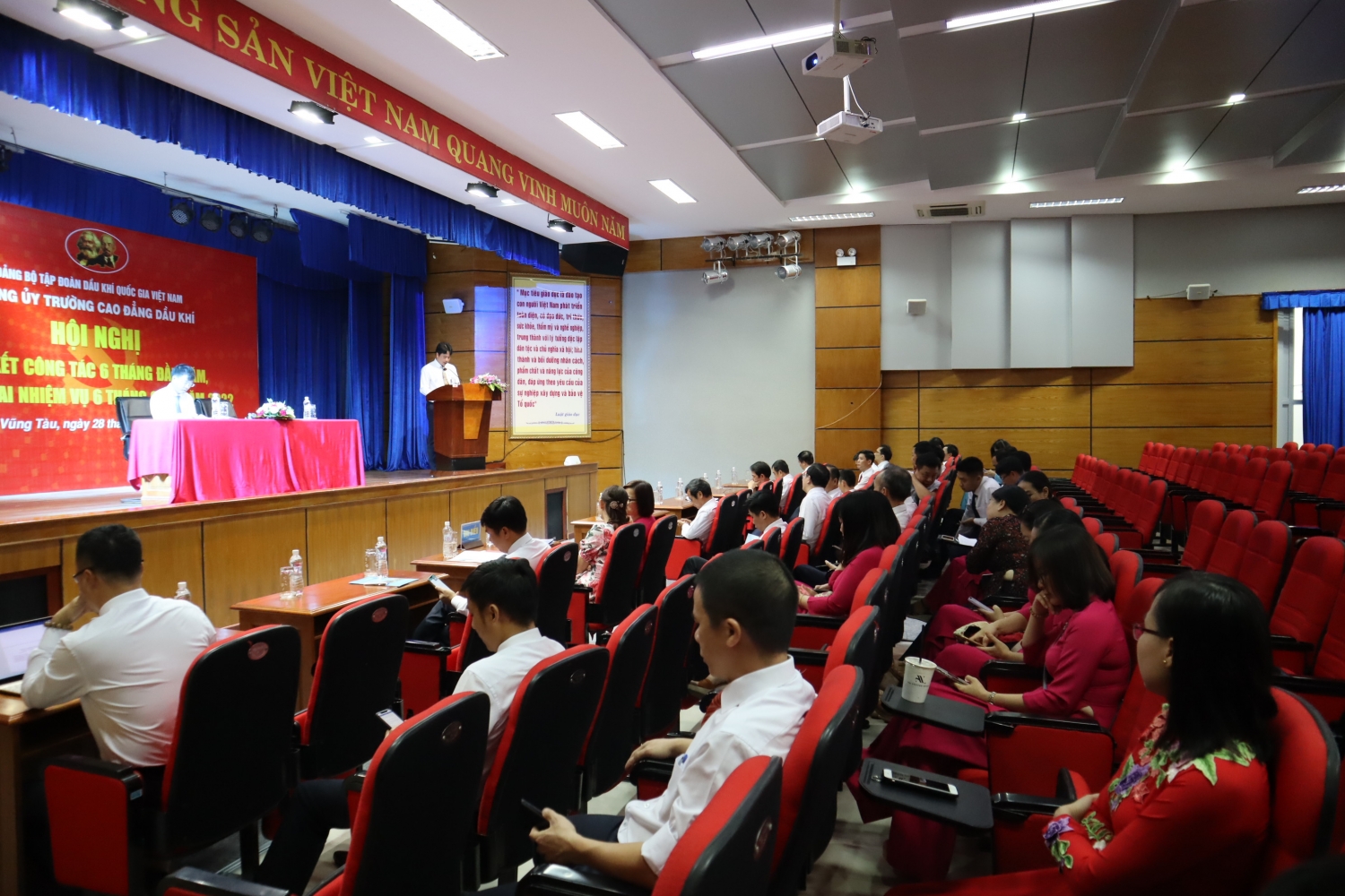 Đảng bộ PVMTC tổ chức Hội nghị sơ kết công tác đảng 6 tháng đầu năm và triển khai nhiệm vụ 6 tháng cuối năm 2022 Đảng bộ PVMTC tổ chức Hội nghị sơ kết công tác đảng 6 tháng đầu năm và triển khai nhiệm vụ 6 tháng cuối năm 2022