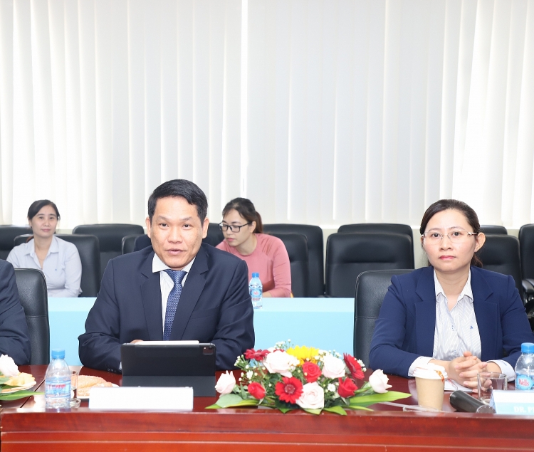 Trường Đại học Dầu khí Việt Nam ký Thỏa thuận hợp tác đào tạo Thạc sĩ với Trường Đại học New Mexico Tech (Hoa Kỳ) Trường Đại học Dầu khí Việt Nam ký Thỏa thuận hợp tác đào tạo Thạc sĩ với Trường Đại học New Mexico Tech (Hoa Kỳ)