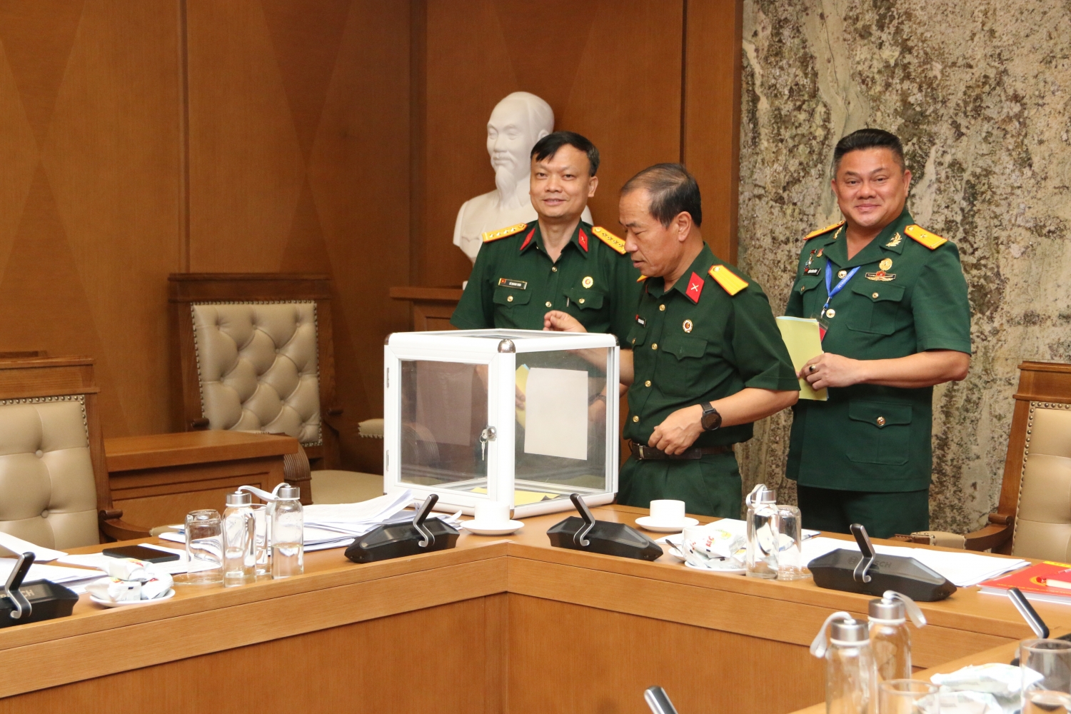 Hội nghị Ban Chấp hành Hội CCB Tập đoàn mở rộng lần thứ XI, nhiệm kỳ 2017-2022 Hội nghị Ban Chấp hành Hội CCB Tập đoàn mở rộng lần thứ XI, nhiệm kỳ 2017-2022