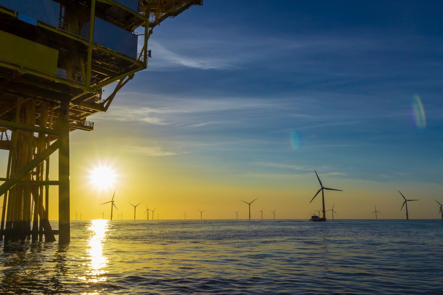 Semco Maritime và PTSC M&C ký hợp đồng Tổng thầu EPC cho Dự án điện gió Hải Long”