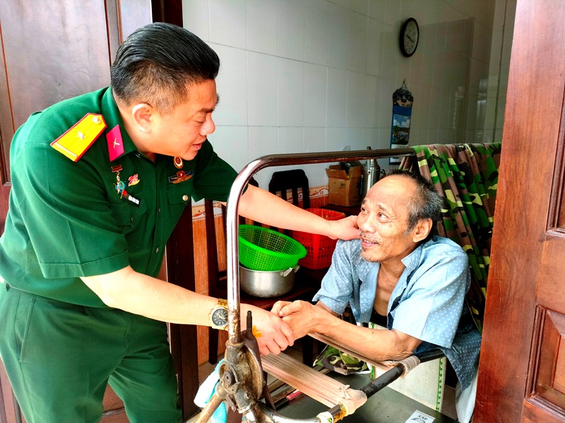 Người cựu chiến binh gương mẫu, tận tụy