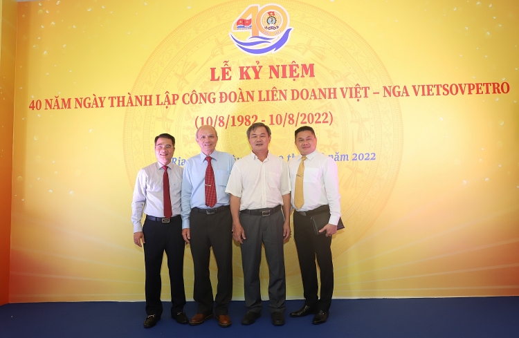 Công đoàn Vietsovpetro long trọng tổ chức Lễ kỷ niệm 40 năm ngày thành lập Công đoàn Vietsovpetro long trọng tổ chức Lễ kỷ niệm 40 năm ngày thành lập