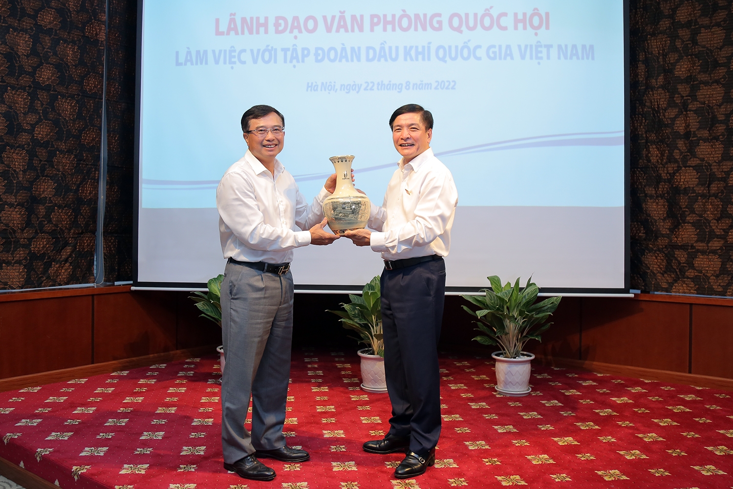 Petrovietnam và Văn phòng Quốc hội đẩy mạnh hợp tác trong công tác truyền thông Petrovietnam và Văn phòng Quốc hội đẩy mạnh hợp tác trong công tác truyền thông