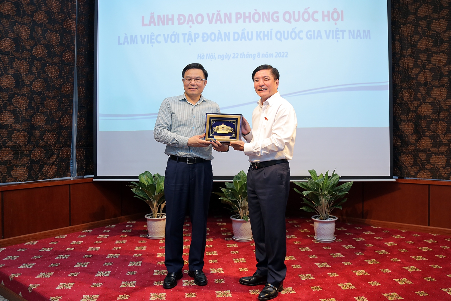 Petrovietnam và Văn phòng Quốc hội đẩy mạnh hợp tác trong công tác truyền thông Petrovietnam và Văn phòng Quốc hội đẩy mạnh hợp tác trong công tác truyền thông