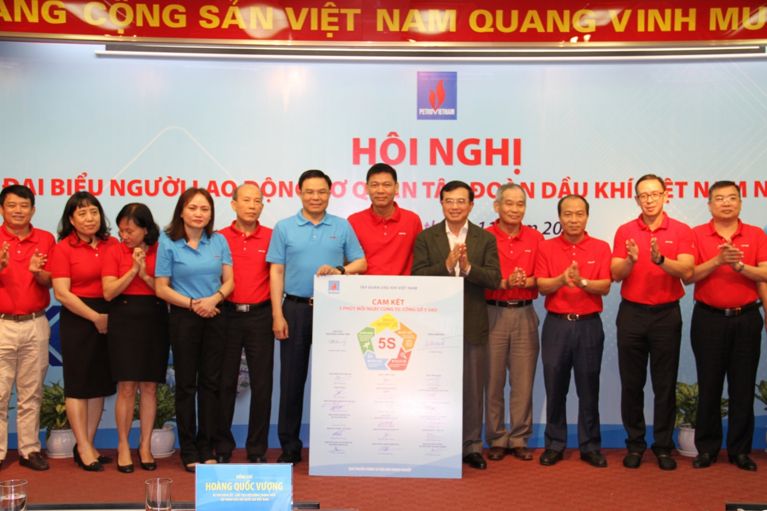 Petrovietnam bổ sung nhiều giải pháp đồng bộ đẩy mạnh công tác truyền thông văn hoá doanh nghiệp Petrovietnam bổ sung nhiều giải pháp đồng bộ đẩy mạnh công tác truyền thông văn hoá doanh nghiệp
