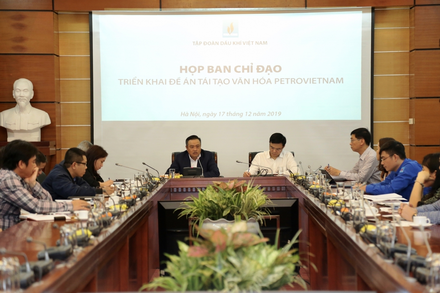 Petrovietnam bổ sung nhiều giải pháp đồng bộ đẩy mạnh công tác truyền thông văn hoá doanh nghiệp Petrovietnam bổ sung nhiều giải pháp đồng bộ đẩy mạnh công tác truyền thông văn hoá doanh nghiệp